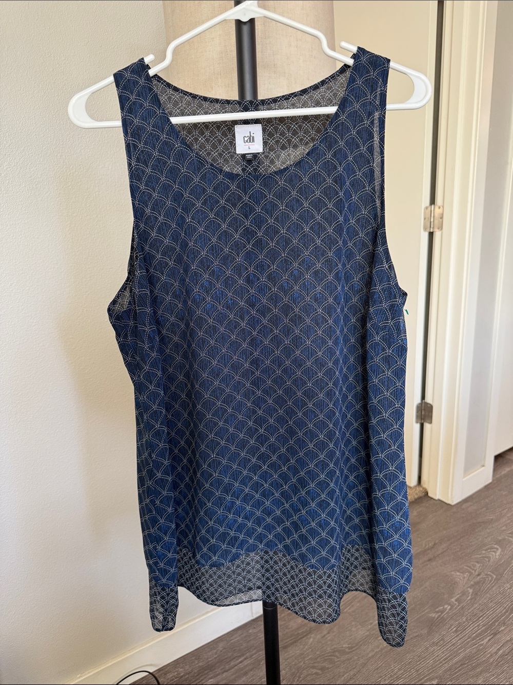 CAbi Navy Scallop-Print Sleeveless Camisole